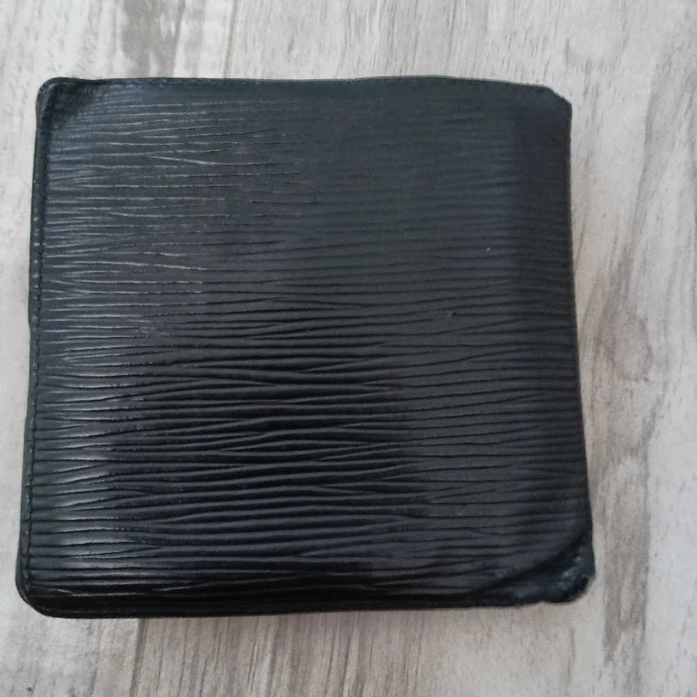Authentic Louis Vuitton Black Epi Leather Bifold Wallet - Men’s